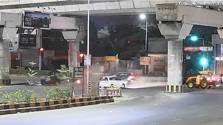 Thar Collides With Congress Leader's SUV In Jaipur, Then Rams E-Rickshaw