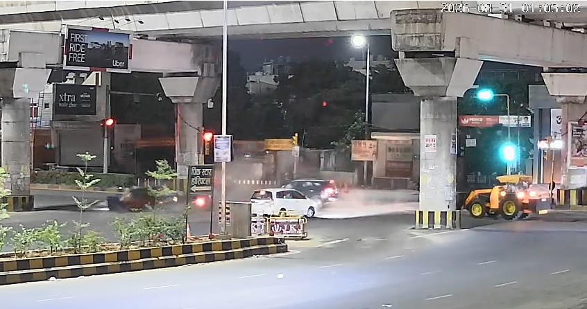 Thar Collides With Congress Leader's SUV In Jaipur, Then Rams E-Rickshaw