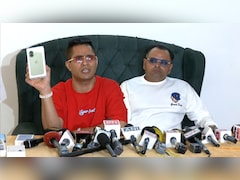 'iPhone Langar' In Chandigarh: 10 iPhone 17s Given Away, 2,000 Promised