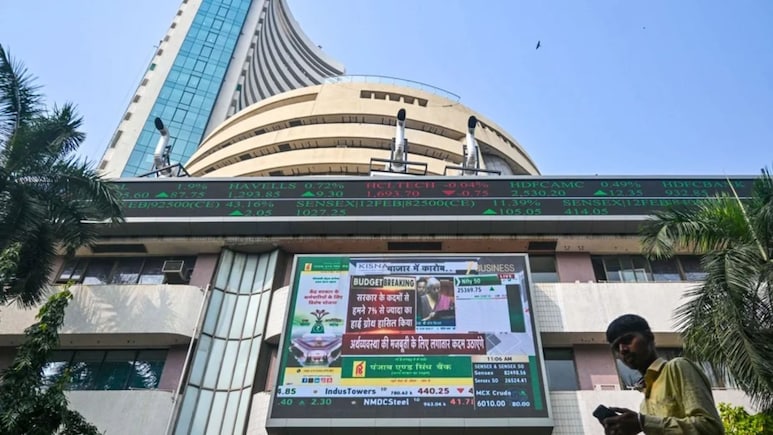 Share Market Crash: सेंसेक्&zwj;स 1200 अंक गिरा! क्&zwj;या इंश्&zwj;योरेंस पर इस एक नियम से शेयर मार्केट में आया भूचाल?