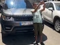 सड़क पर सेल्फी ले रहे दिव्यांग लड़के को कार मालिक ने दिया जीवन भर का खास तोहफा, इंटरनेट पर जमकर तारीफ