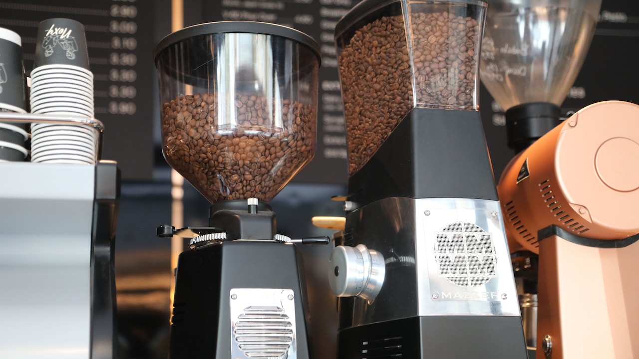 Does A Finer Setting Always Mean A More Even Grind? 10 Coffee-Grinder Myths Explained Does A Finer Setting Always Mean A More Even Grind? 10 Coffee-Grinder Myths Explained