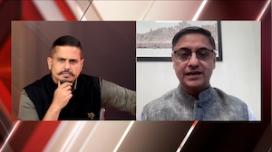 7.8% Growth Amid Global Turmoil: Sanjeev Sanyal Explains India's Economic Resilience