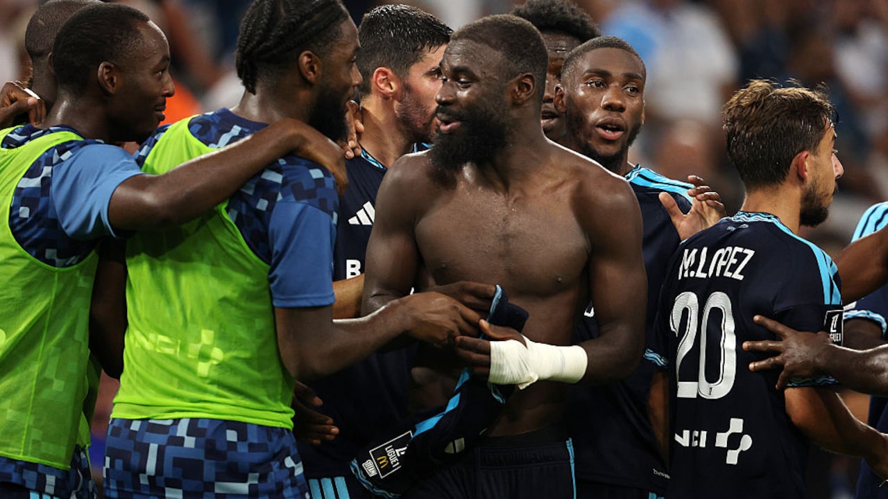 Lassine Sinayoko Stars As Unbeaten Paris FC Down Marseille