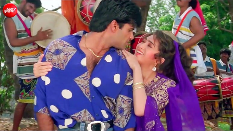 1994 में आया था सुनील-करिश्मा का सुपरहिट गाना 'हाय हुक्कू हाय हुक्कू&rsquo;, जानते हैं कितनी बार कुमार सानू-पूर्णिमा ने बोला था हाय और हुक्कू