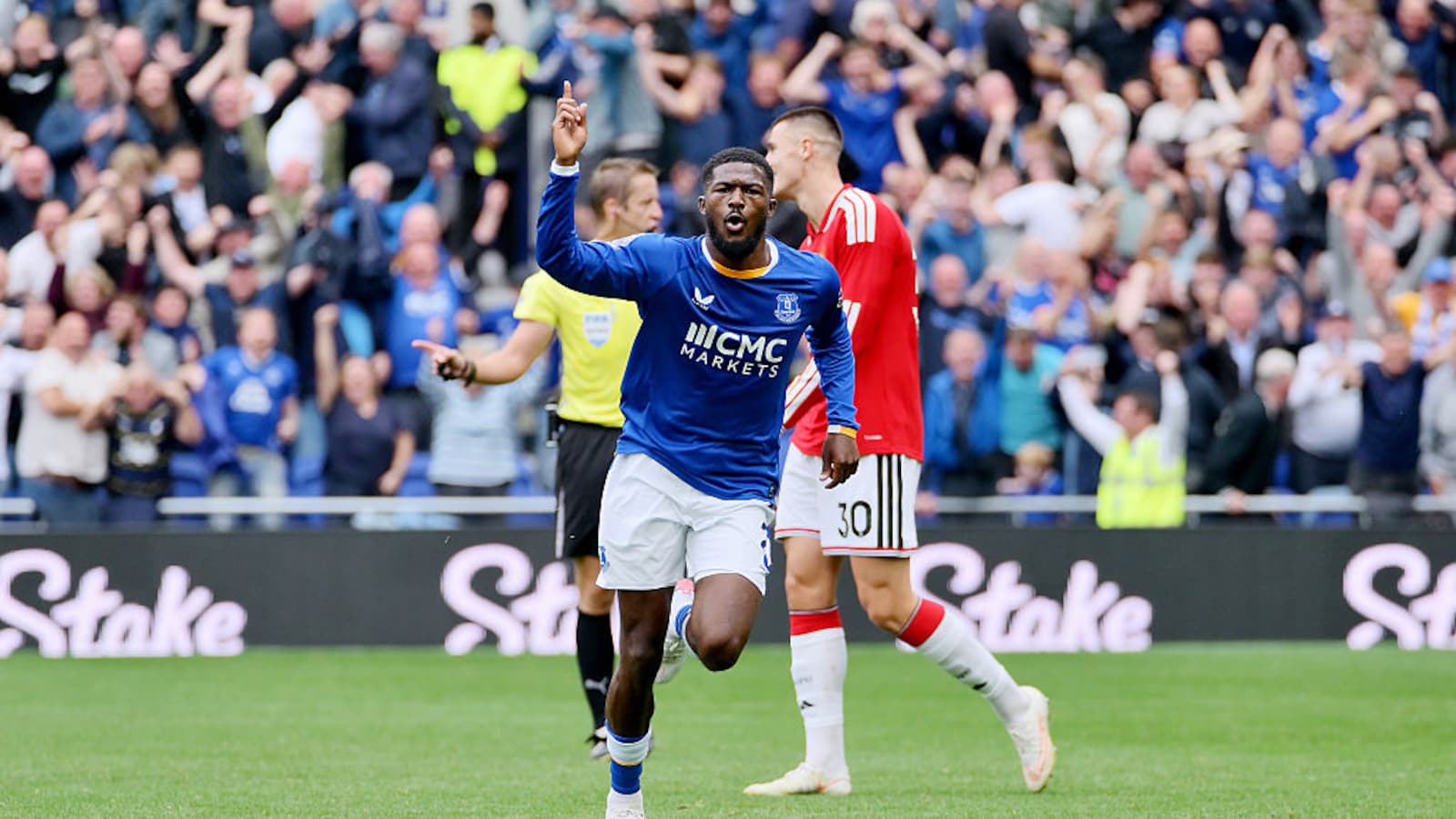 Manchester United Stunned In Added Time To Draw 2-2 At Everton In Premier League
