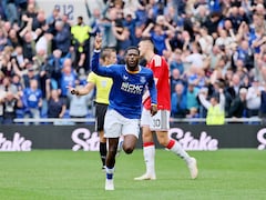 Manchester United Stunned In Added Time To Draw 2-2 At Everton In Premier League