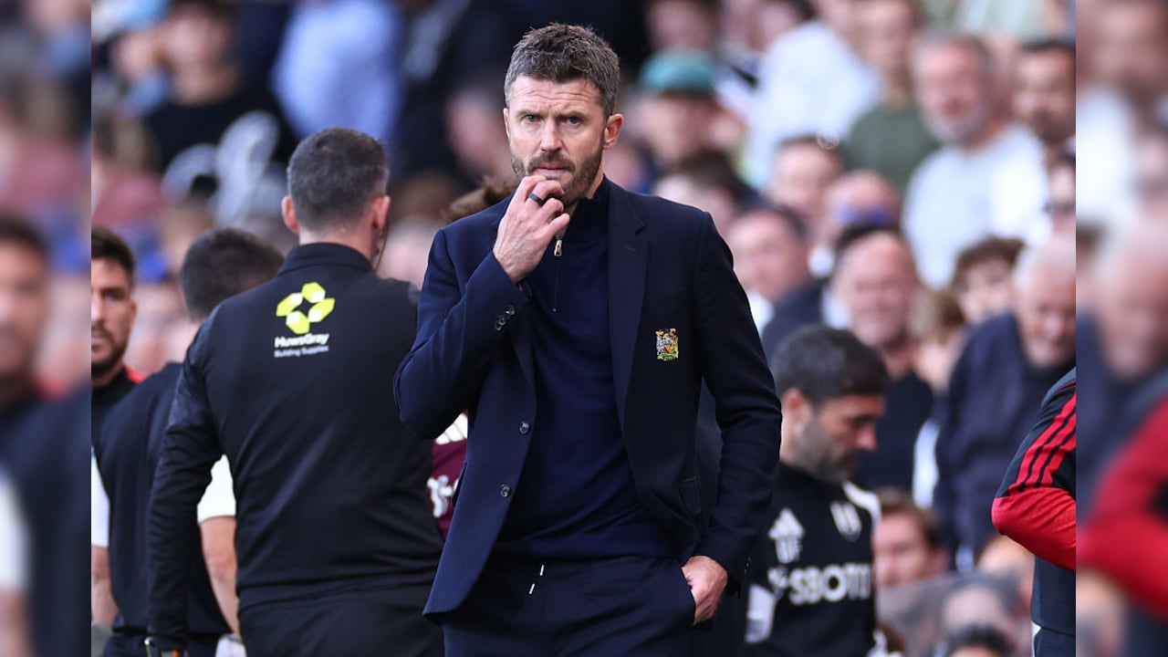 Michael Carrick Demands Manchetser United Response After Pathetic Jibes
