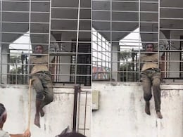 बंगले में घुसा चोर खिड़की की ग्रिल में घुसा, लोगों ने बरसाए डंडे, अमेरिका में रहता है मालिक
