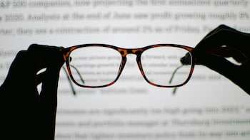 'Nightmare': Experts Flag Privacy, Surveillance Risks As AI Smart Glasses Gain Traction