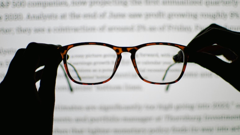 'Nightmare': Experts Flag Privacy, Surveillance Risks As AI Smart Glasses Gain Traction