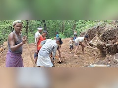 पहाड़ों से घिरे 16 घर...120 की आबादी : सरकार ने नहीं सुनी तो खुद ही बना दी गांव तक सड़क