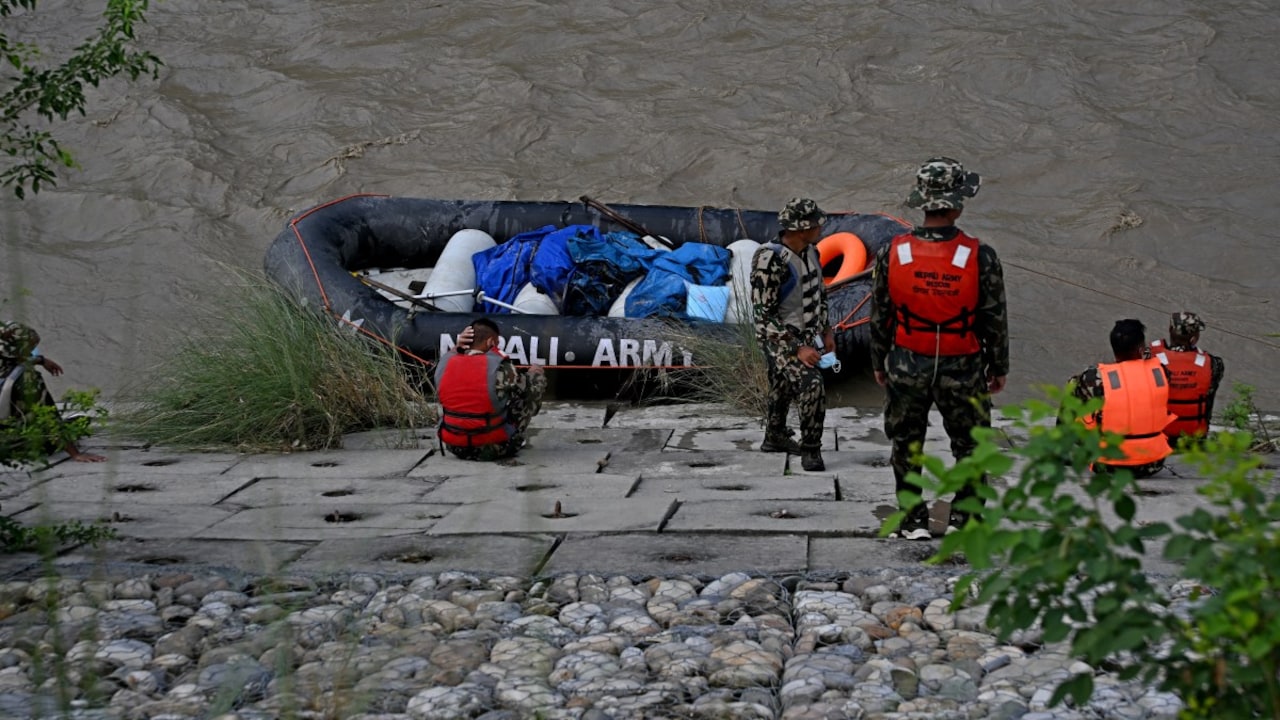 Nepal Flood: बाढ़ का पानी पहुंचा बिहार, गंडक-कोसी में बहते शव, मलबे के बीच बीमारियों का खतरा, एक्सपर्ट की राय