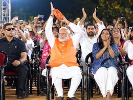 PM Modi Joins Gen Z For <i>Bhajan</i> Clubbing, Vibes To <i>Hanuman Ansh's</i> Song <i>Parvati</i>