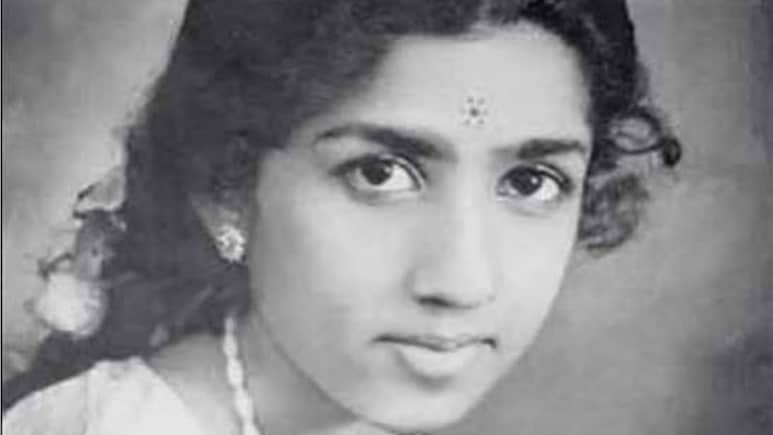 लता मंगेशकर ने 13 साल की उम्र में गाया था पहला गाना, 1942 में रिलीज हुई फिल्म लेकिन थियेटर में नहीं बजा वो गीत