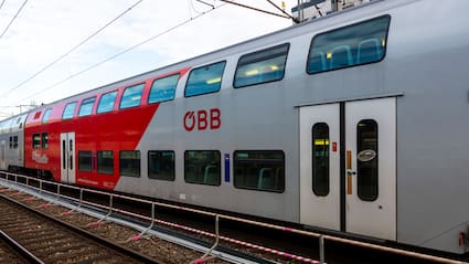 'Train Mein Ye Sab Bhi Hota Hai Kya?' Russian Train Leaves Indians Impressed