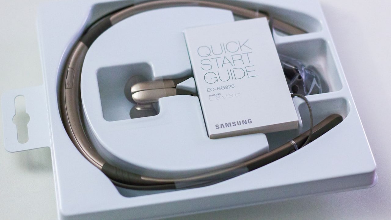 Wireless Earbuds Vs Neckbands Wireless Earbuds Vs Neckbands
