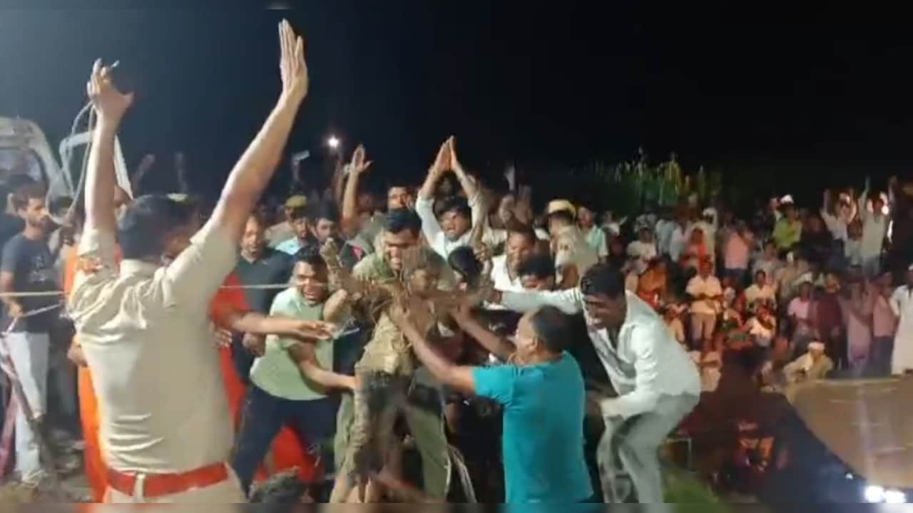 400 फीट गहरे बोरवेल में ग‍िरे बच्‍चे को बाहर न‍िकाला, एंबुलेंस से अस्‍पताल पहुंचाया