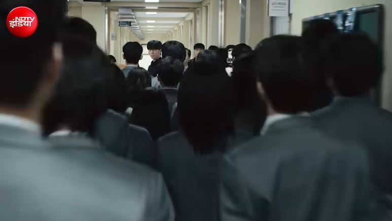 टीचर्स डे पर जरुर देखें नेटफ्लिक्स की 10 एपिसोड की सीरीज, अध्यापकों पर भारी पड़ते छात्रों को सिखाते हैं सबक&nbsp;