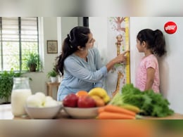 डेढ़ साल के बच्चे को क्या खिलाएं? एक्&zwj;सपर्ट ने बताए हाइट बढ़ाने में मदद करने वाले 5 सुपरफूड्स