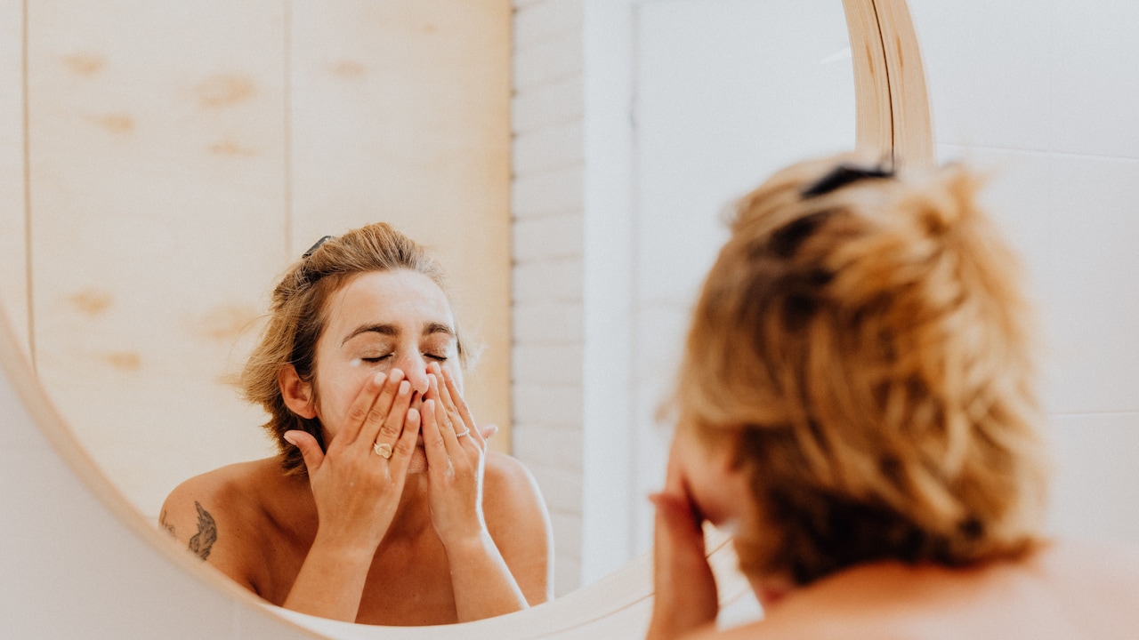 Face cleansers that are gentle on skin and tough on dirt
