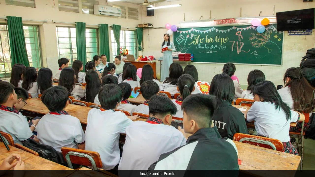 Teachers' Day 2026: Top Quotes For Cards, Speeches, And Social Media Caption