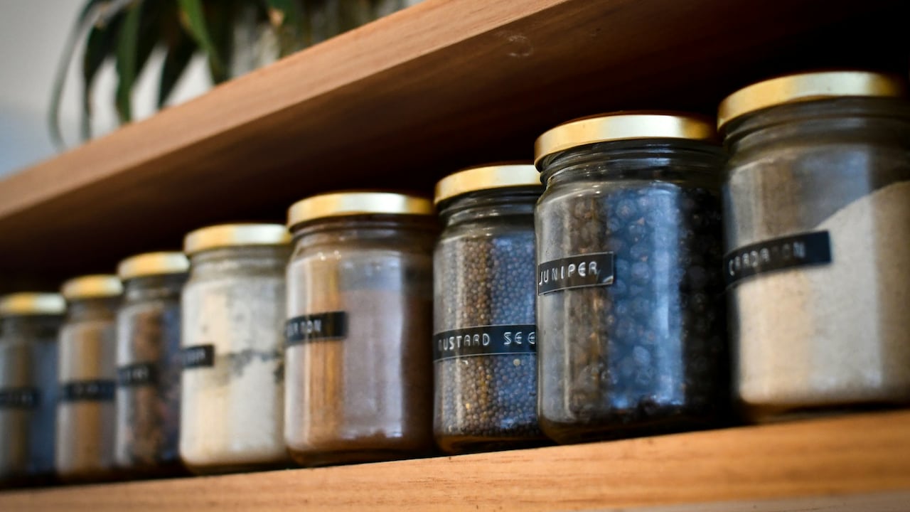 Store and organise essentials better with these durable kitchen jars Store and organise essentials better with these durable kitchen jars