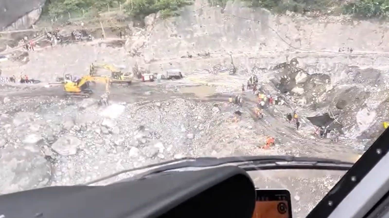 Landing at the Trisuli 3 tunnel rescue site. Landing at the Trisuli 3 tunnel rescue site.