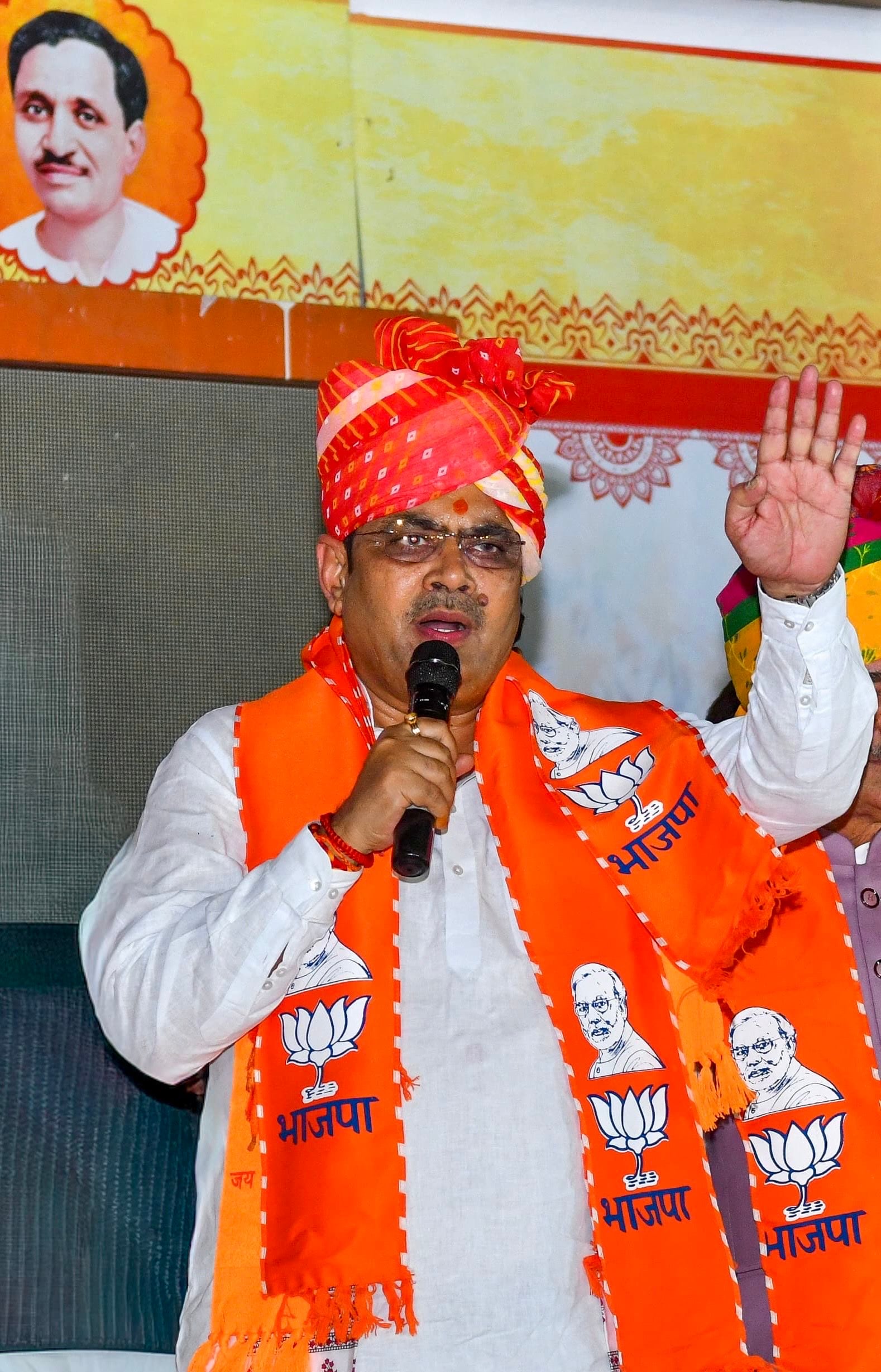 नगर निकाय चुनाव के बाद बीजेपी के जश्न में शामिल सीएम भजनलाल शर्मा