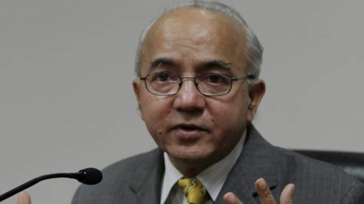 Ex-Delhi Chief Secretary Rakesh Mehta Dies By Suicide In Noida Flat