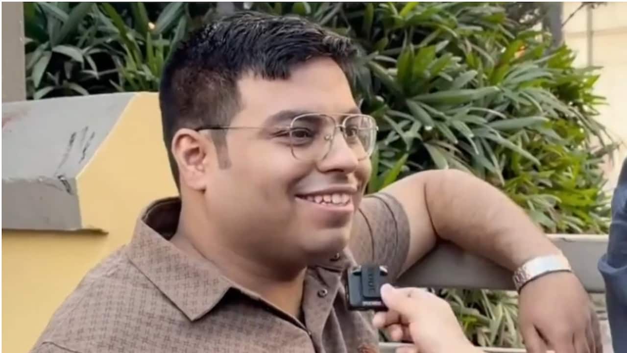 दिल्ली के शख्स ने पत्नी को iPhone 18 Pro Max दिलाने के लिए बेच दिया खानदानी सोना, हर्ष गोयनका ने शेयर किया वीडियो