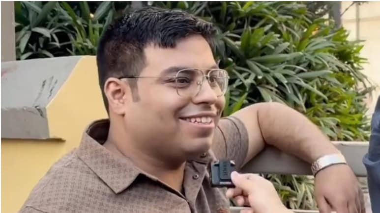 दिल्ली के शख्स ने पत्नी को iPhone 18 Pro Max दिलाने के लिए बेच दिया खानदानी सोना, हर्ष गोयनका ने शेयर किया वीडियो