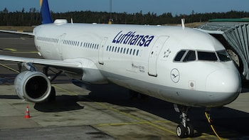 15 Million Views In 48 Hours: Lufthansa's Won't 'Magically Change' Reply To Customer Sparks Debate