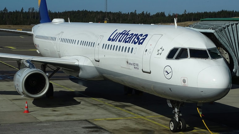 15 Million Views In 48 Hours: Lufthansa's Won't 'Magically Change' Reply To Customer Sparks Debate