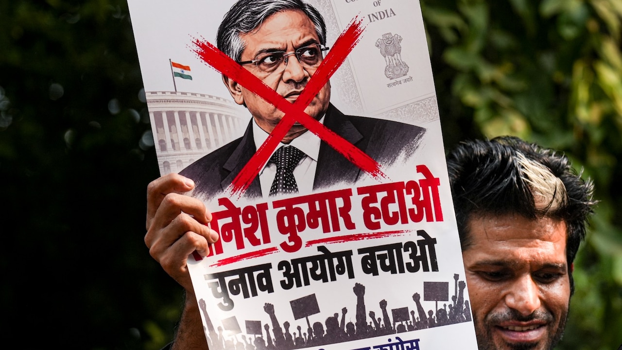 IYC member protests against Gyanesh Kumar. IYC member protests against Gyanesh Kumar.