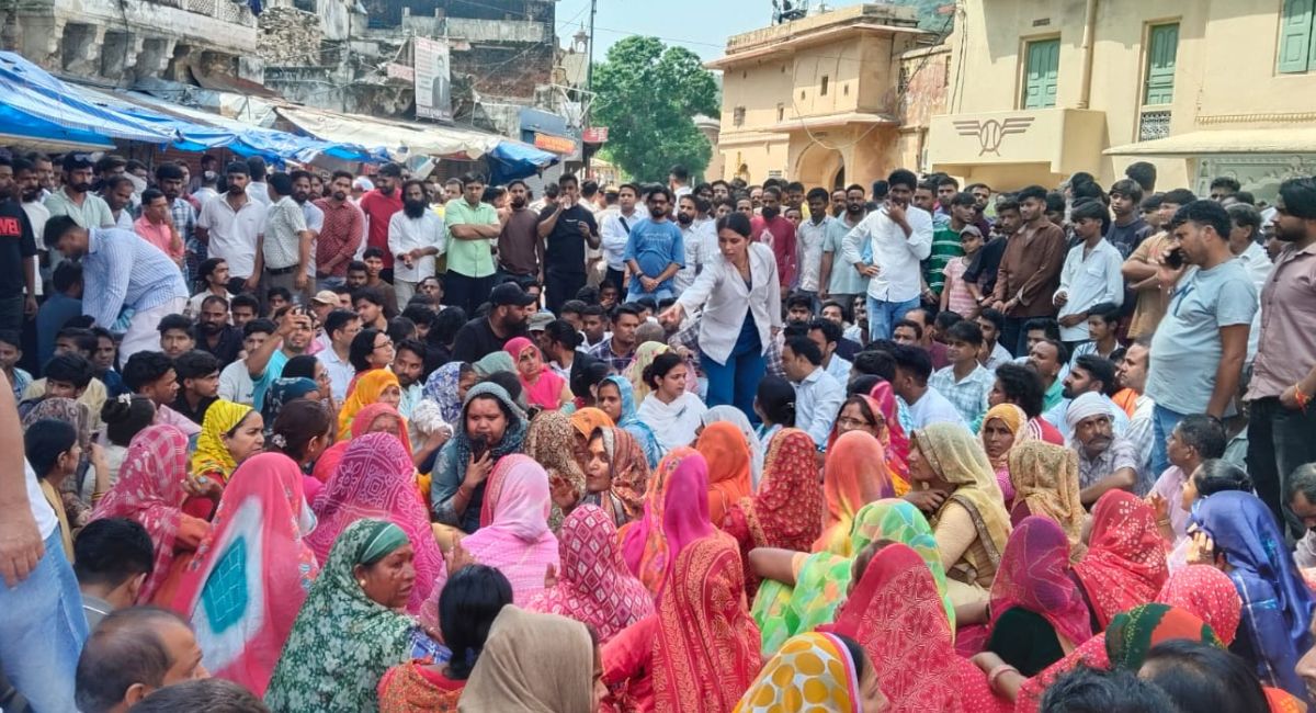 आमेर महल के गाइड की हत्‍या पर जयपुर में मचा बवाल, दुकानें और महल जाने वाले सभी रास्‍ते बंद; भारी फोर्स तैनात