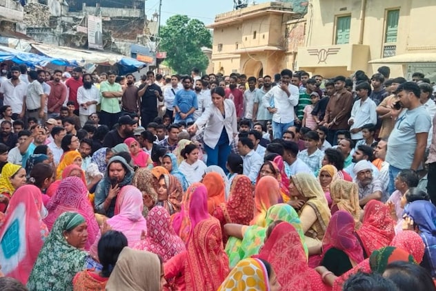 आमेर महल के गाइड की हत्&zwj;या पर जयपुर में मचा बवाल, दुकानें और महल जाने वाले सभी रास्&zwj;ते बंद; फोर्स तैनात