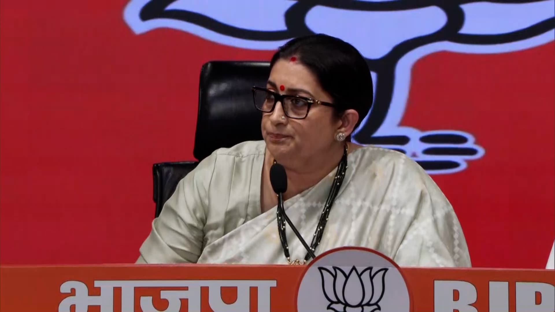 Smriti Irani Counters Rahul Gandhi's EC Charge: "Trying To Put EC Under Cloud"