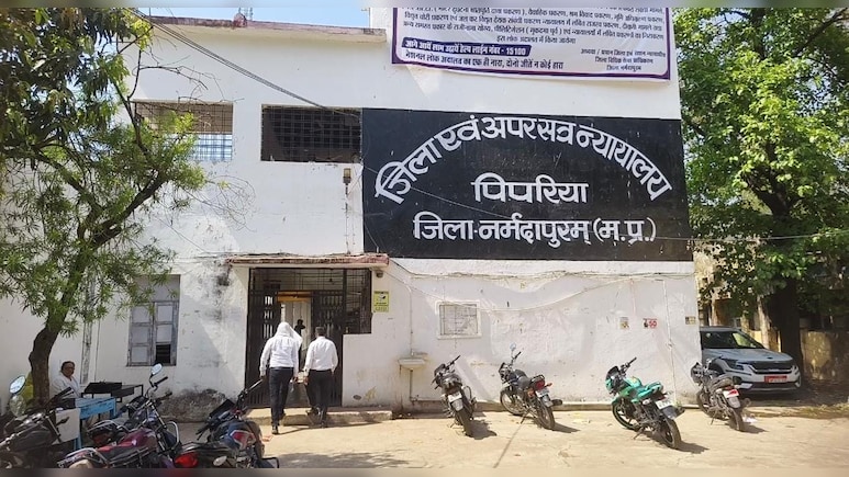 इश्क की कीमत: शादी करने निकले युवक पर दर्ज हुआ धर्मांतरण केस, डेढ़ साल बाद कोर्ट से बाइज्जत बरी