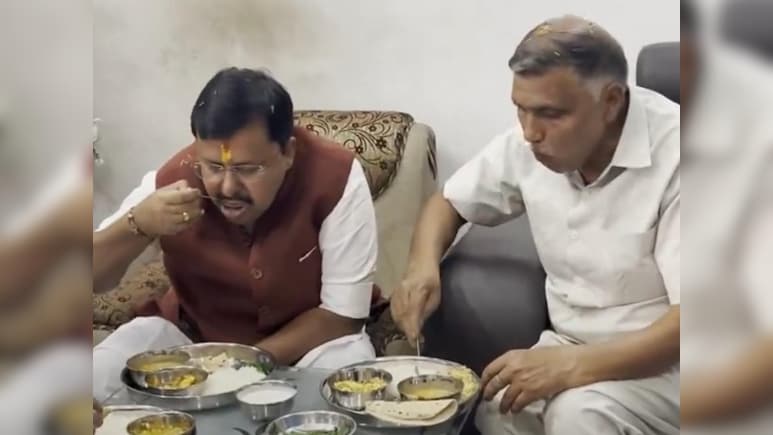 सहारनपुर में जब 62 साल के 'कार्यकर्ता' के घर दाल-चावल खाने पहुंचे नितिन नवीन