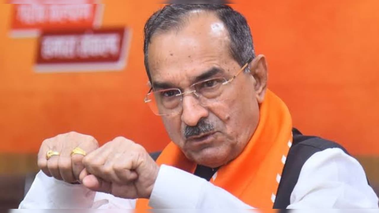 बीजेपी के बागी नेताओं के खिलाफ एक्शन, पूर्व महापौर, 10 पूर्व पार्षदों सहित 42 नेताओं को पार्टी से निकाला