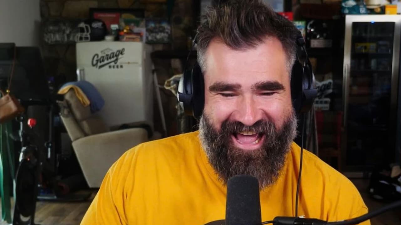 Jason Kelce Shares Emotional Reaction to Zach Ertz’s Return To The Eagles