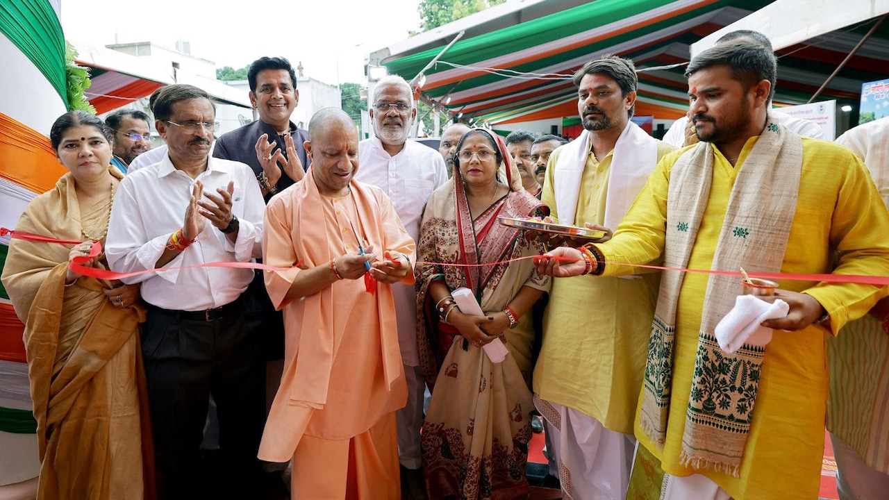 यूपी में 75 हजार भर्ती निकालने की तैयारी,विधानसभा चुनाव से पहले सीएम योगी आदित्यनाथ का बड़ा दांव