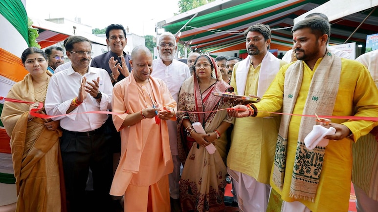 यूपी में 75 हजार भर्ती निकालने की तैयारी,विधानसभा चुनाव से पहले सीएम योगी आदित्यनाथ का बड़ा दांव