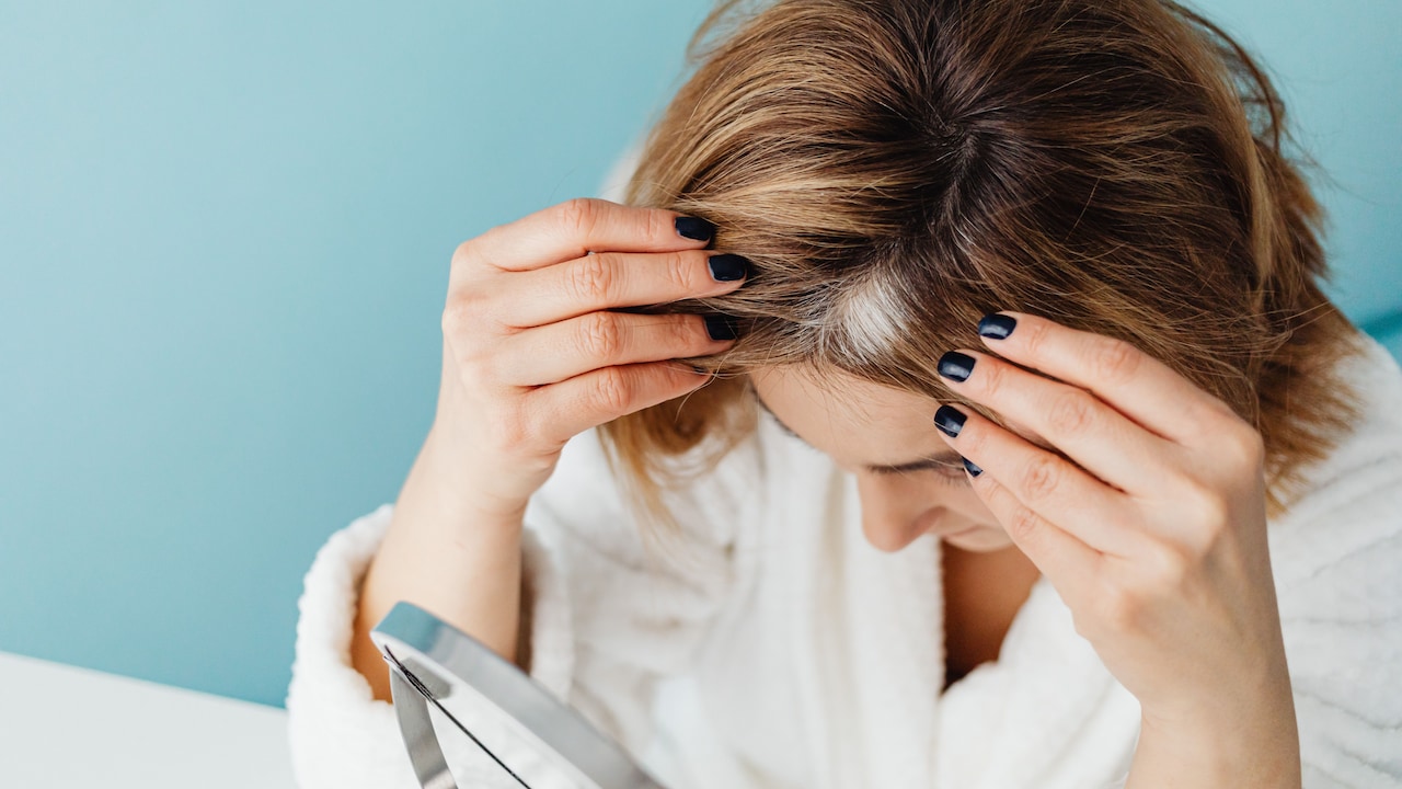 10 Hair-Washing Mistakes That Make Your Crown And Nape Greasy Faster 10 Hair-Washing Mistakes That Make Your Crown And Nape Greasy Faster