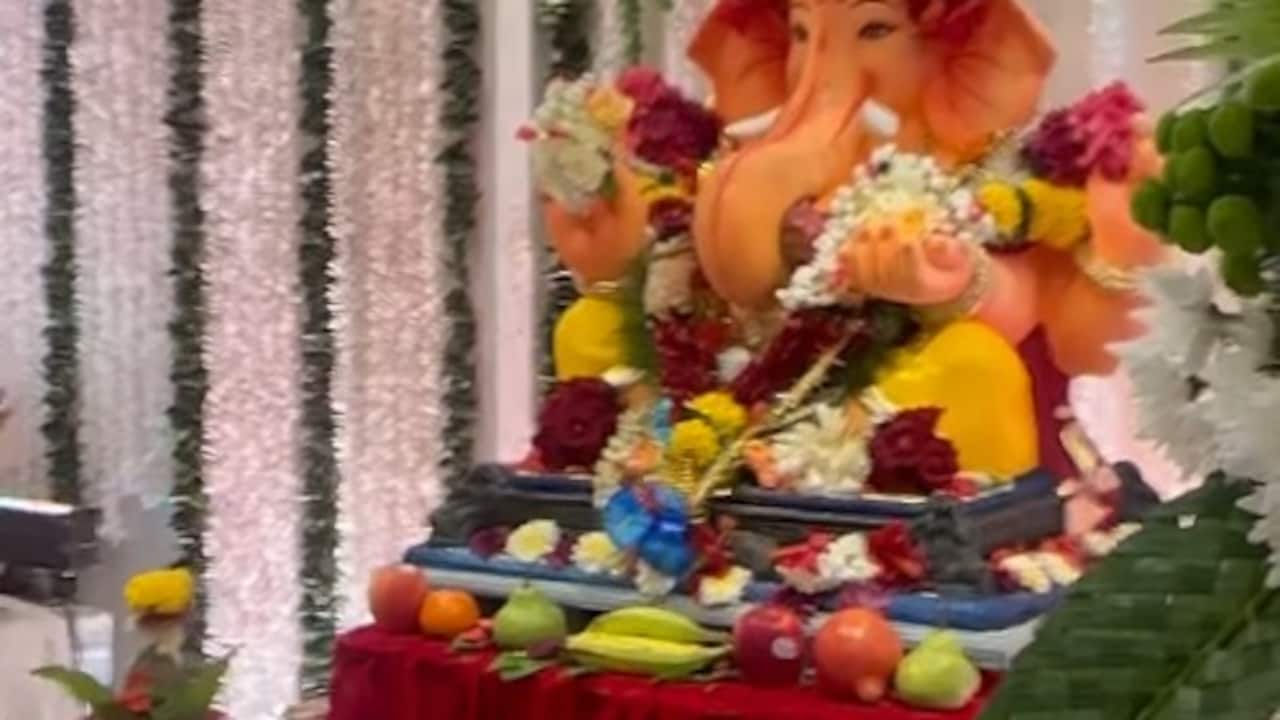 लीजेंड्री स्टार के घर पिछले 52 साल से आ रहे हैं गणपति बप्पा, बताया इस साल कैसे बीता इंतजार