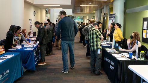 US Jobless Claims Fall To 1,96,000 During Holiday Week