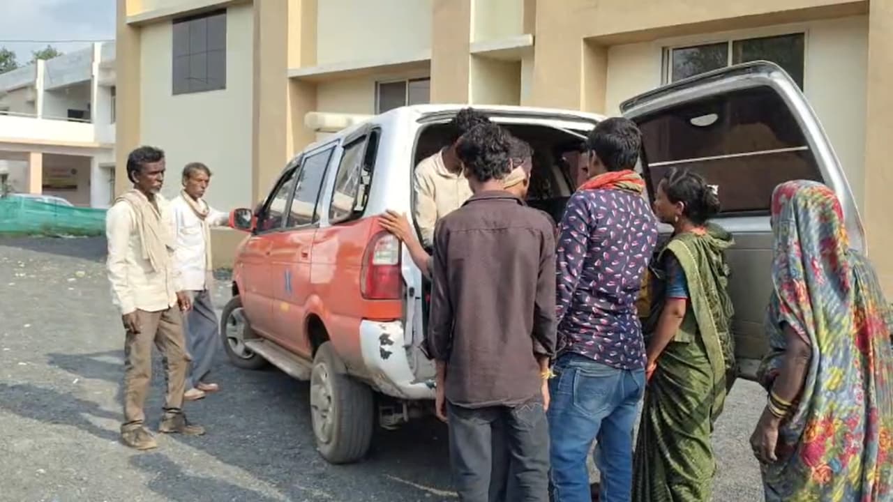 सागर शराब कांड: 'कमाने वाला ही नहीं रहा, अब बच्चों को कैसे पालूं?', पति की मौत; अपाहिज पत्नी का बुरा हाल