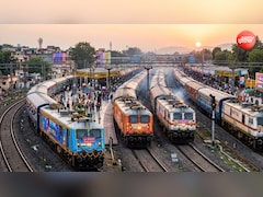 दिवाली-छठ के लिए रेलवे ने शुरू की 15 स्पेशल ट्रेनें, टिकट बुकिंग हुई शुरू, फटाफट सीट कर लें बुक
