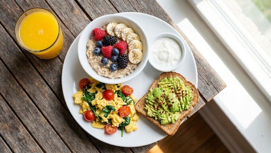 Healthy Breakfast Habits: दिनभर रहना है एक्टिव और एनर्जेटिक? सुबह के नाश्ते में शामिल करें ये पौष्टिक चीजें
